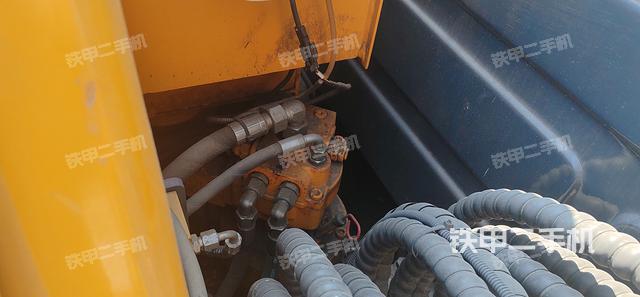 回轉(zhuǎn)馬達和主控閥（整機外觀）