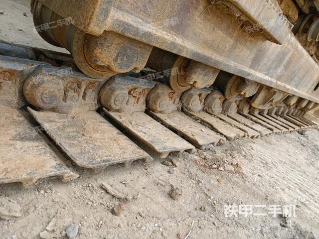 單側(cè)履帶整體（整機(jī)外觀）