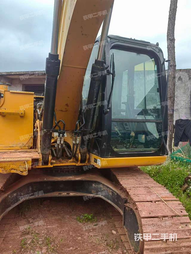 回轉(zhuǎn)馬達和主控閥（整機外觀）