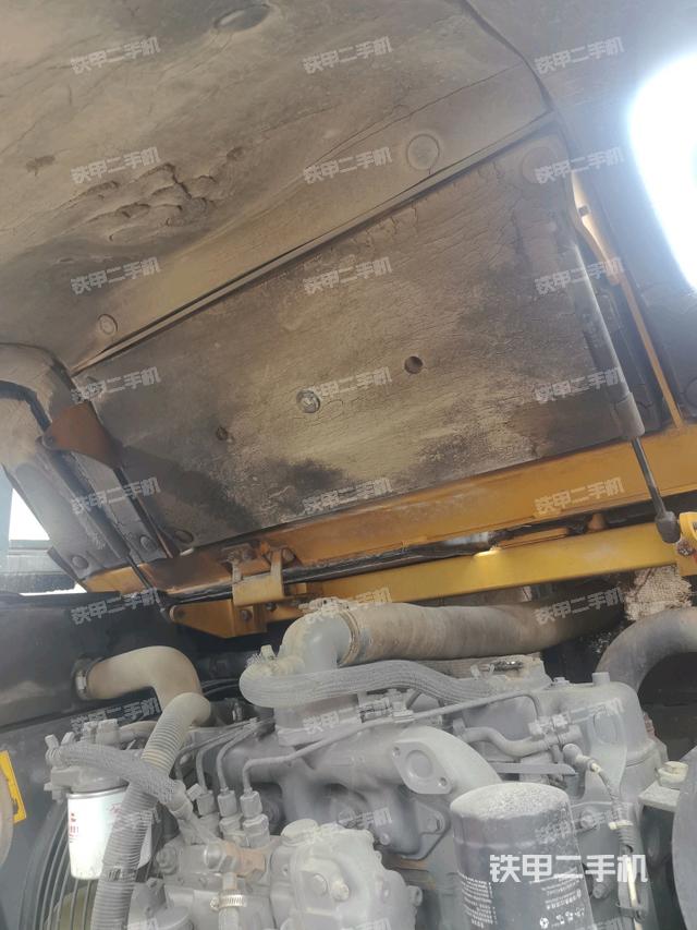 發(fā)動(dòng)機(jī)室（上車部件）