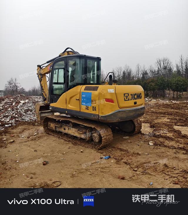 駕駛室頂部（整機外觀）