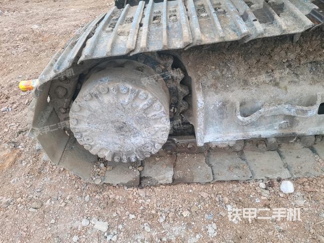 右驅(qū)動輪（行走機構(gòu)）