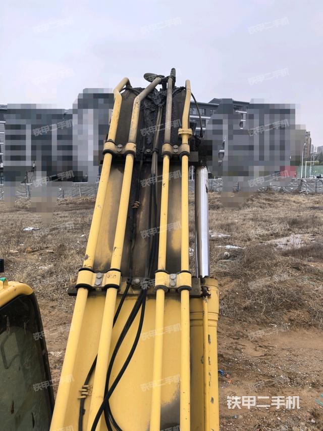 大臂背部俯視(工作和回轉(zhuǎn)裝置) 大臂背部俯視(工作和回轉(zhuǎn)裝置)