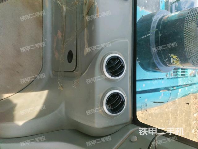 后窗玻璃角標（駕駛室部分）