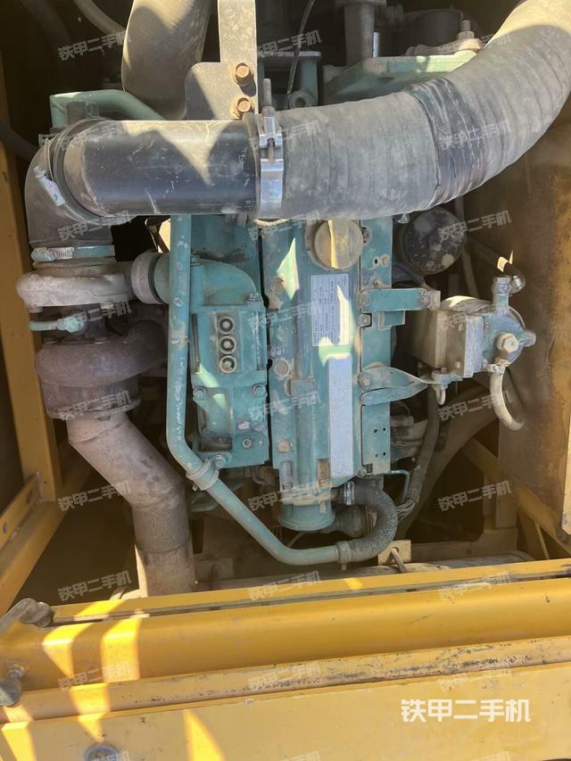 發(fā)動機整體俯視(整機外觀) 發(fā)動機整體俯視(整機外觀)