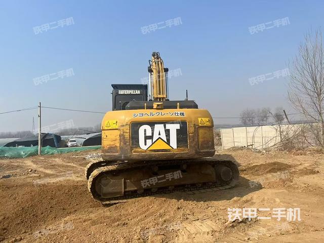 駕駛室頂部（整機外觀）