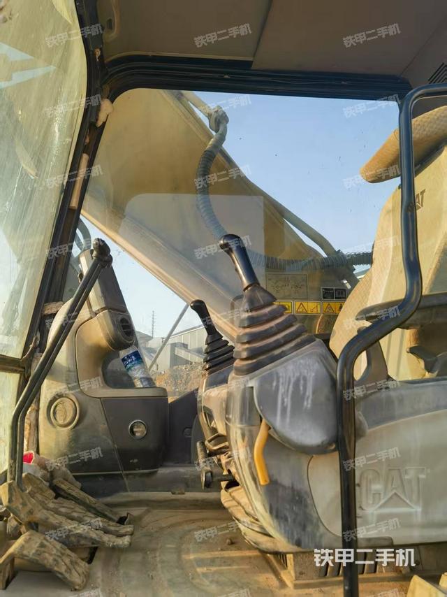 駕駛室整體（整機(jī)外觀）