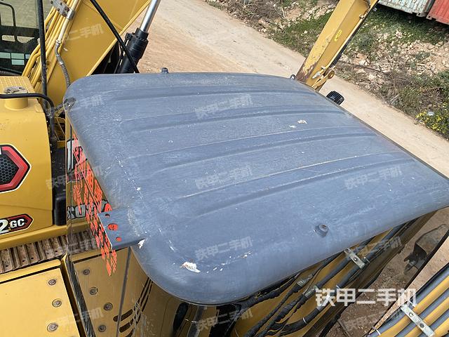 驾驶室顶部（整机外观）