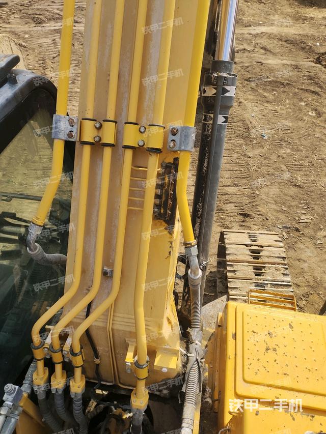 大臂背部俯視（工作和回轉(zhuǎn)裝置）