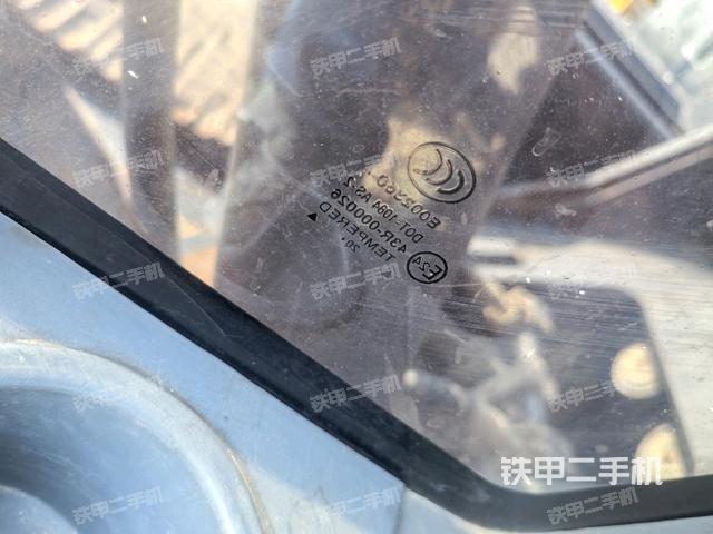 右側(cè)玻璃角標(biāo)(駕駛室部分) 右側(cè)玻璃角標(biāo)(駕駛室部分)