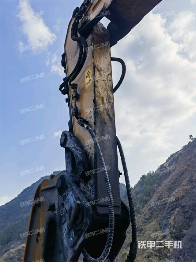 小臂整體左后（工作和回轉(zhuǎn)裝置）