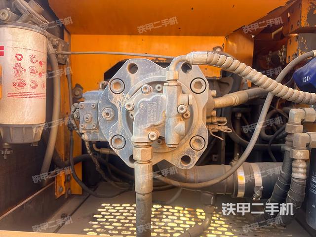 液壓泵艙室正面整體（整機(jī)外觀）