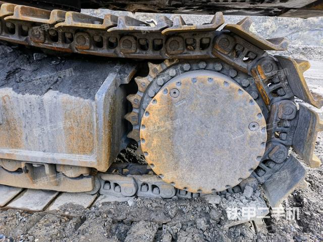 右驅(qū)動(dòng)輪（行走機(jī)構(gòu)）