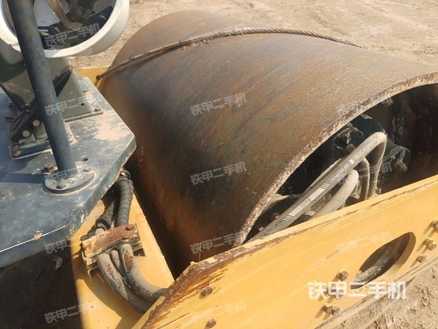 前車架正右側(cè)(壓路機(jī)前后車架) 前車架正右側(cè)(壓路機(jī)前后車架)