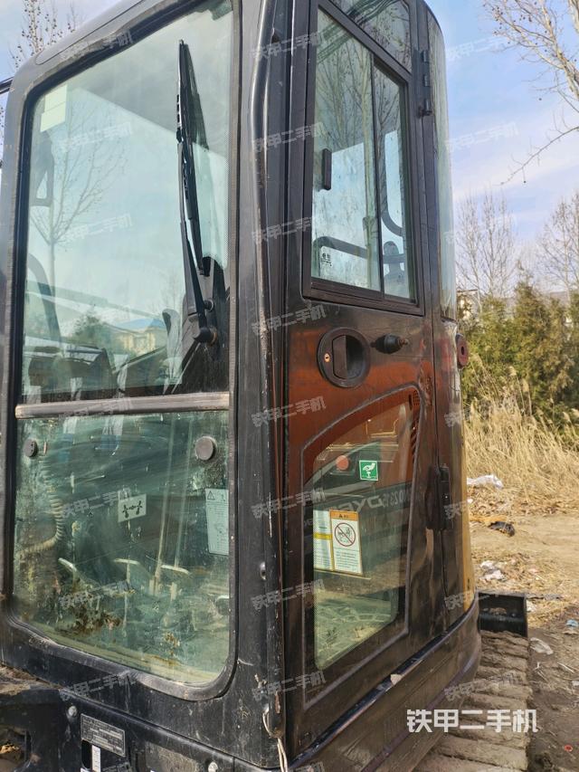 駕駛室整體（整機外觀）