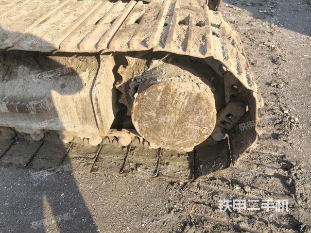 右驅(qū)動(dòng)輪（行走機(jī)構(gòu)）