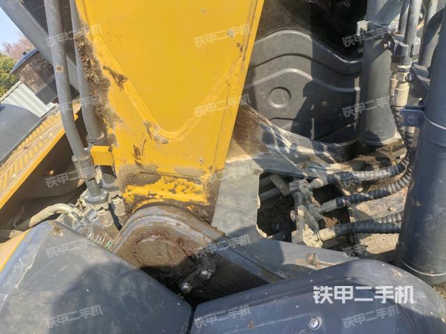 大臂根部?斜視(工作和回轉(zhuǎn)裝置) 大臂根部?斜視(工作和回轉(zhuǎn)裝置)