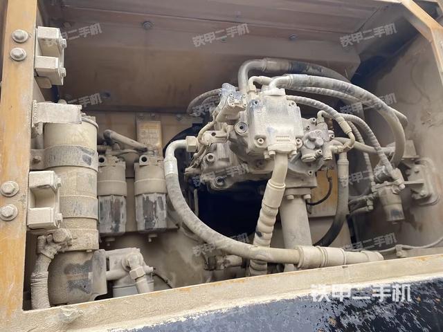 液壓泵斜45?右（大件艙室）