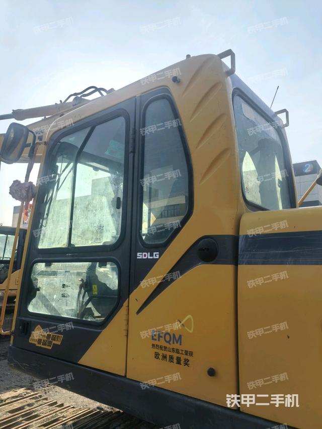 駕駛室左后45度（駕駛室部分）