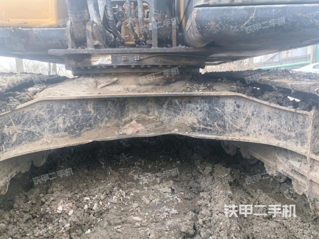 轉(zhuǎn)盤和下車架正前（工作和回轉(zhuǎn)裝置）