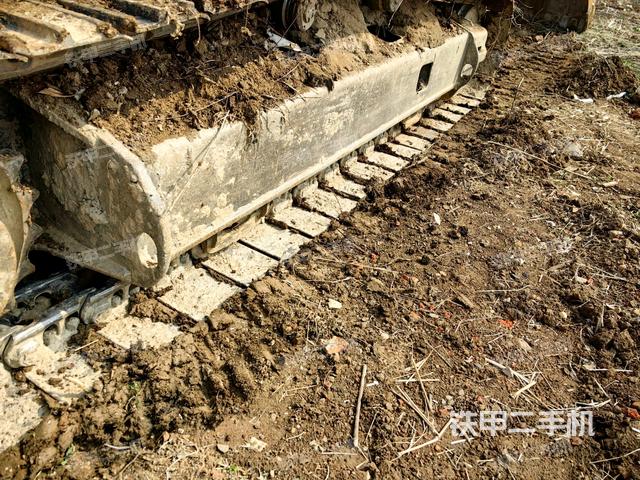 右側(cè)履帶整體(行走機(jī)構(gòu)) 右側(cè)履帶整體(行走機(jī)構(gòu))