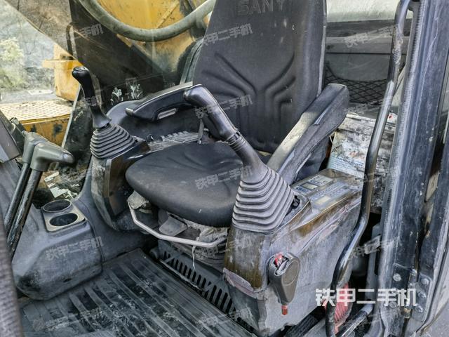 座椅左側(cè)控制臺(tái)/音響/含左手柄（駕駛室部分）