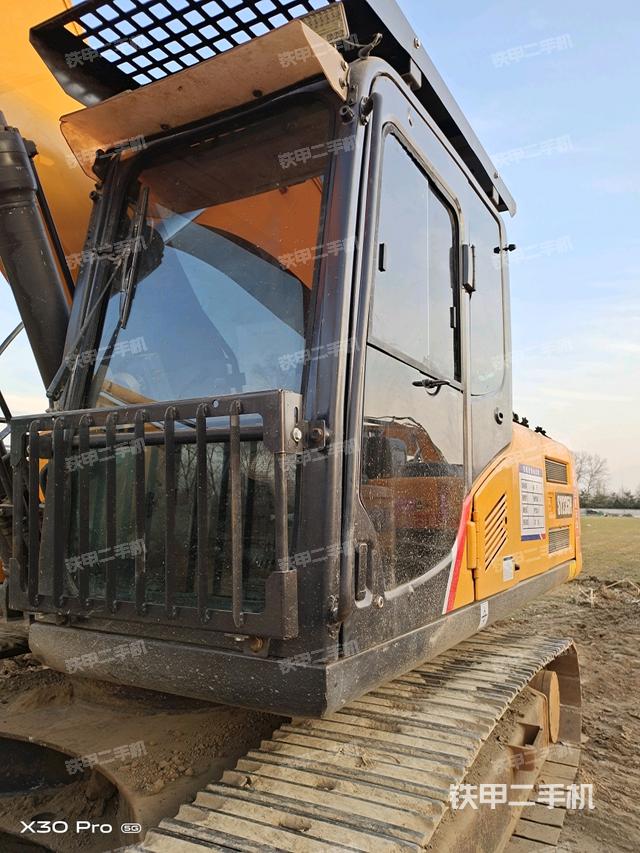 駕駛室整體（整機(jī)外觀）