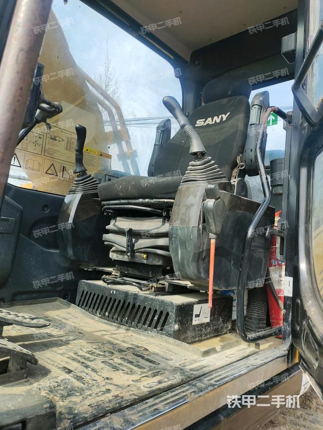 駕駛室正側(cè)（駕駛室部分）