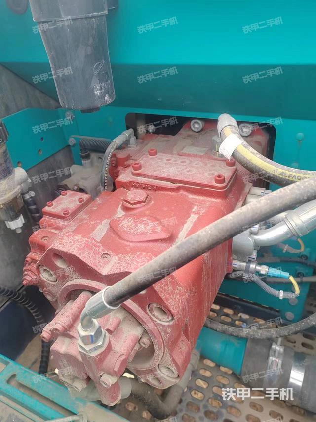 液壓泵艙室正面整體（整機(jī)外觀）