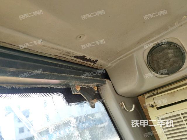 駕駛室左前45度(駕駛室部分) 駕駛室左前45度(駕駛室部分)