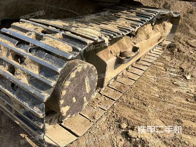 單側(cè)履帶整體（整機(jī)外觀）