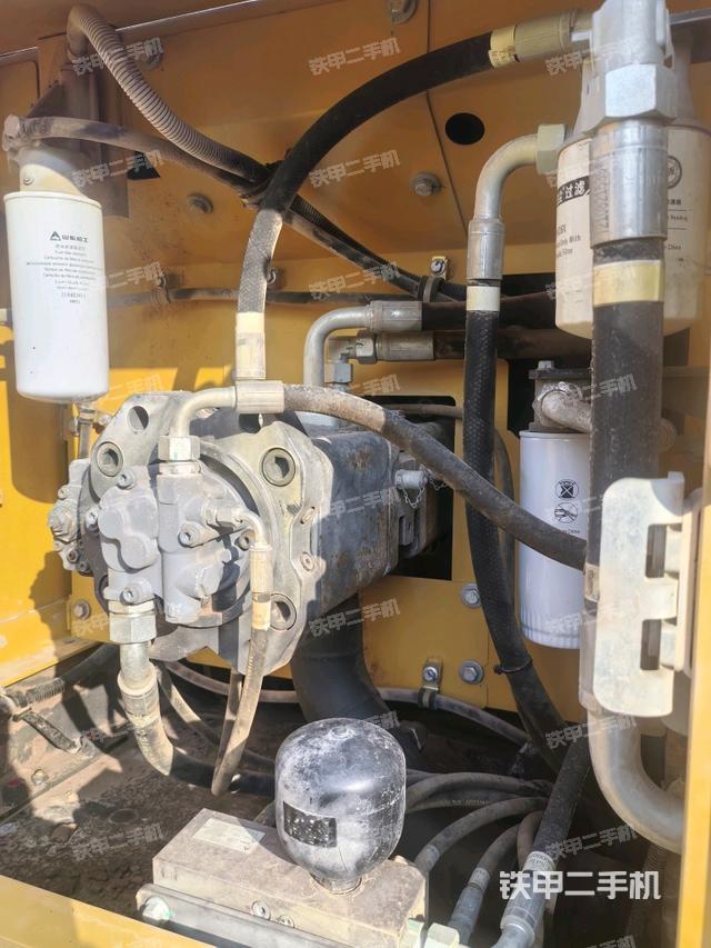 液壓泵斜45?右（大件艙室）