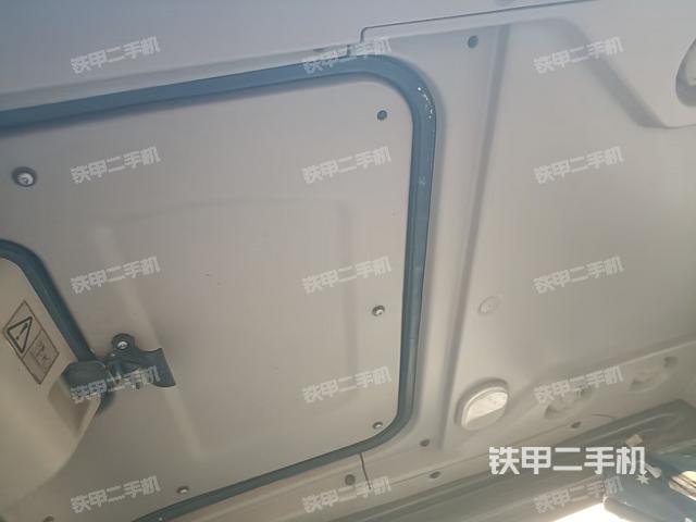 頂棚整體(駕駛室部分) 頂棚整體(駕駛室部分)