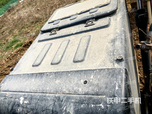 駕駛室頂部俯視(上車(chē)部件) 駕駛室頂部俯視(上車(chē)部件)