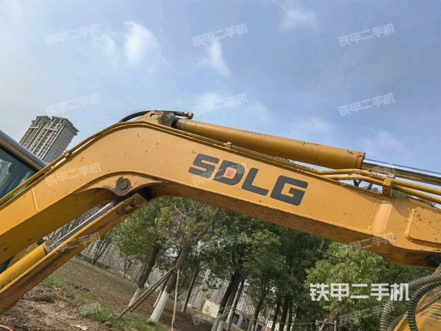 小臂整體右前(工作和回轉(zhuǎn)裝置) 小臂整體右前(工作和回轉(zhuǎn)裝置)