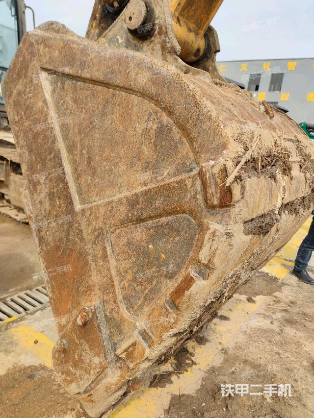 铲斗45度(工作和回转装置) 铲斗45度(工作和回转装置)