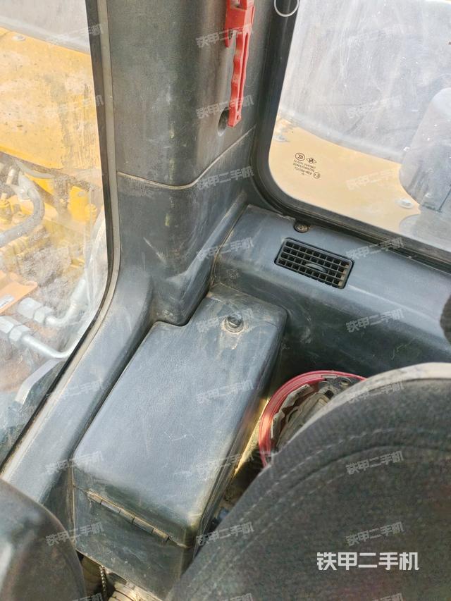 后窗玻璃角標(biāo)（駕駛室部分）