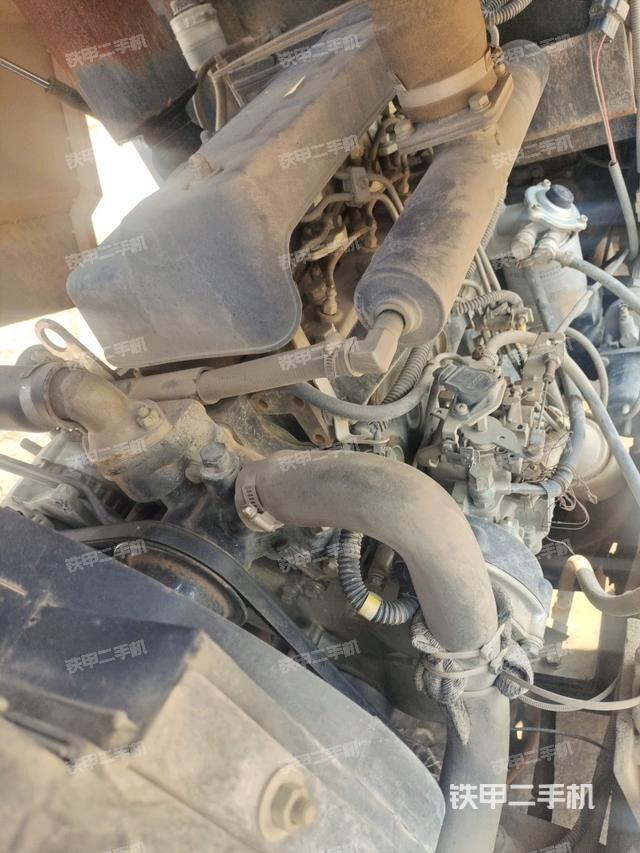 發(fā)動(dòng)機(jī)左側(cè)全景(壓路機(jī)發(fā)動(dòng)機(jī)艙) 發(fā)動(dòng)機(jī)左側(cè)全景(壓路機(jī)發(fā)動(dòng)機(jī)艙)