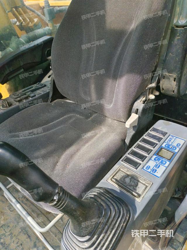 座椅左側(cè)控制臺(tái)/音響/含左手柄（駕駛室部分）