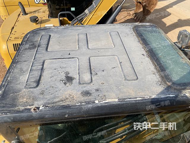 駕駛室頂部（整機外觀）