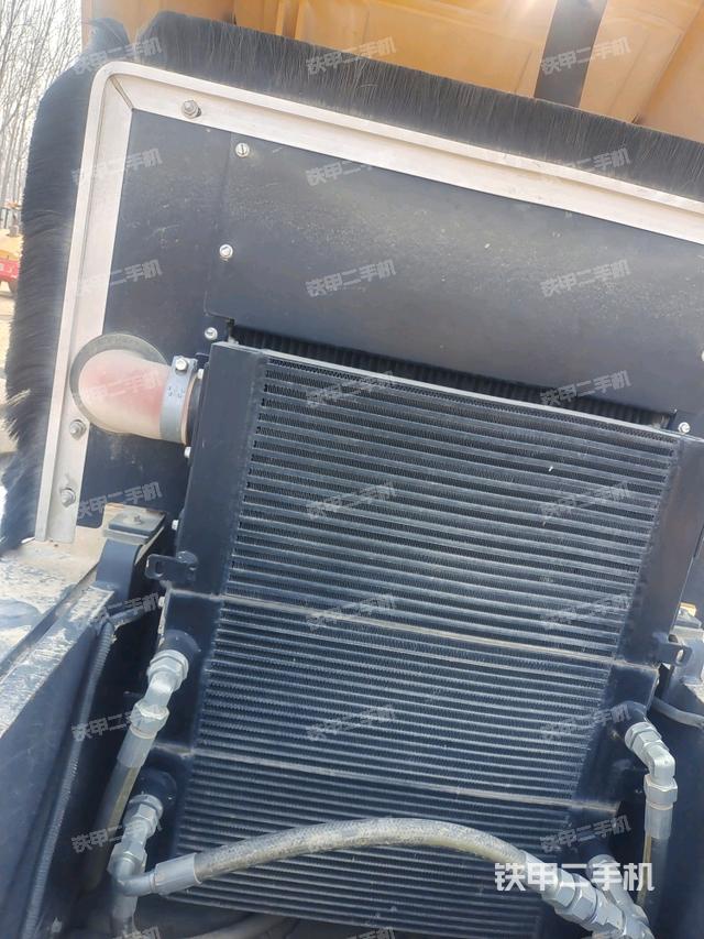 風(fēng)扇及皮帶（壓路機(jī)發(fā)動機(jī)艙）