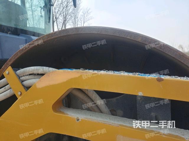 前車架正右側(cè)（壓路機(jī)前后車架）