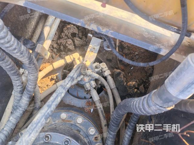 中央回轉(zhuǎn)接頭特寫(上車部件) 中央回轉(zhuǎn)接頭特寫(上車部件)