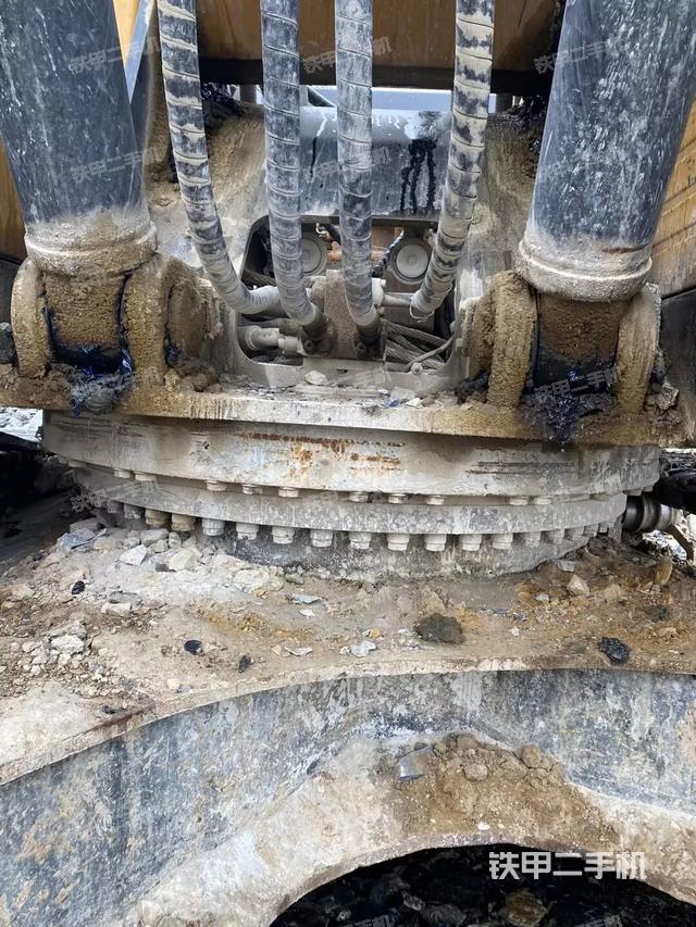 大臂油缸整體?豎拍（工作和回轉(zhuǎn)裝置）