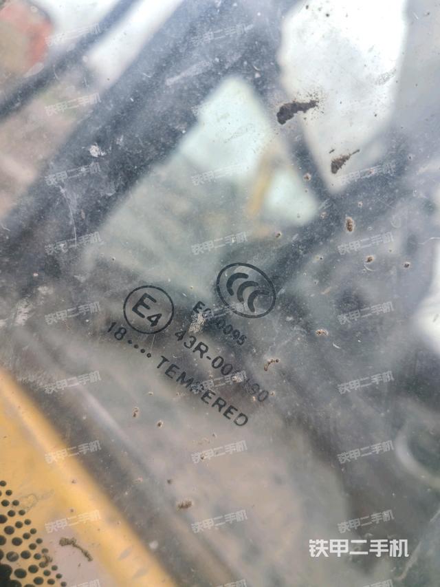 后窗玻璃角標(biāo)（駕駛室部分）