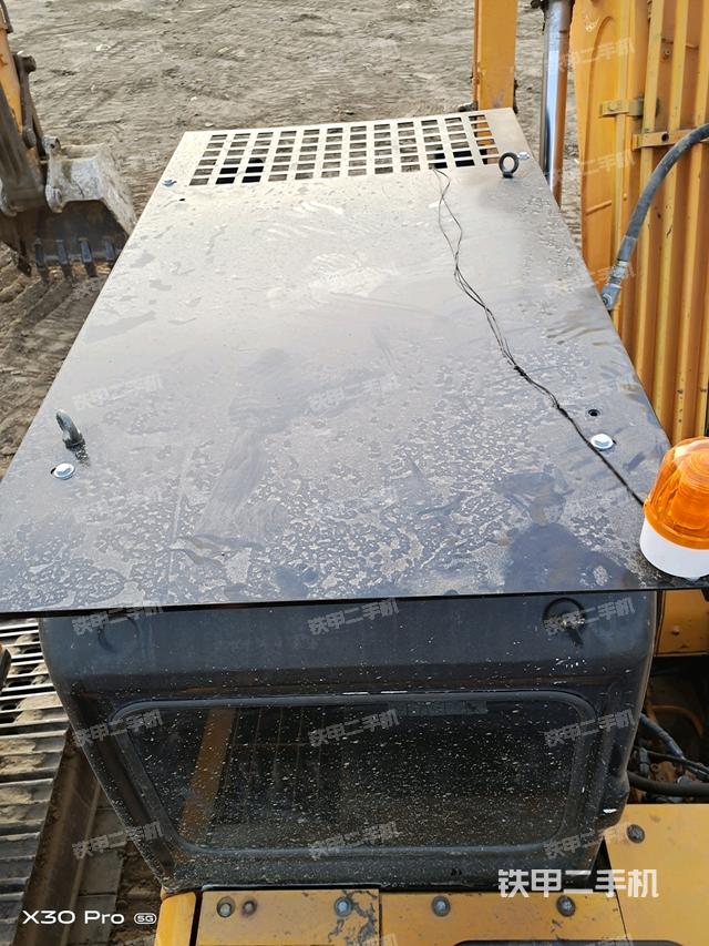 駕駛室頂部（整機(jī)外觀(guān)）