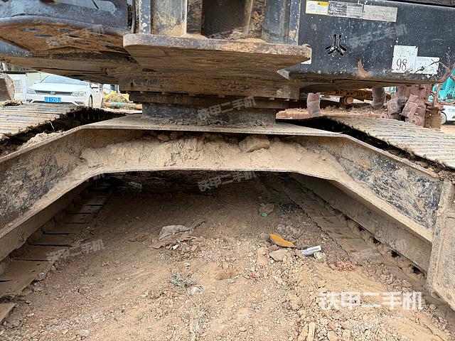 驾驶室顶部（整机外观）