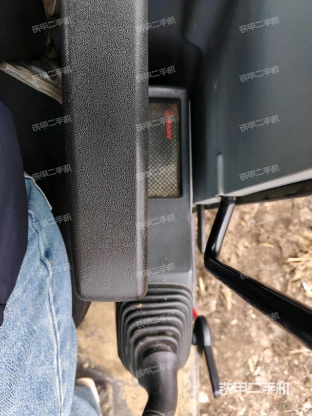 座椅左側(cè)控制臺/音響/含左手柄（駕駛室部分）