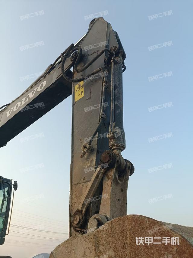 大臂整體?右側(cè)(工作和回轉(zhuǎn)裝置) 大臂整體?右側(cè)(工作和回轉(zhuǎn)裝置)