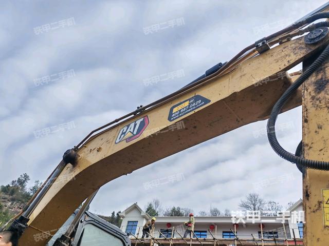 大臂整体 右侧（工作和回转装置）